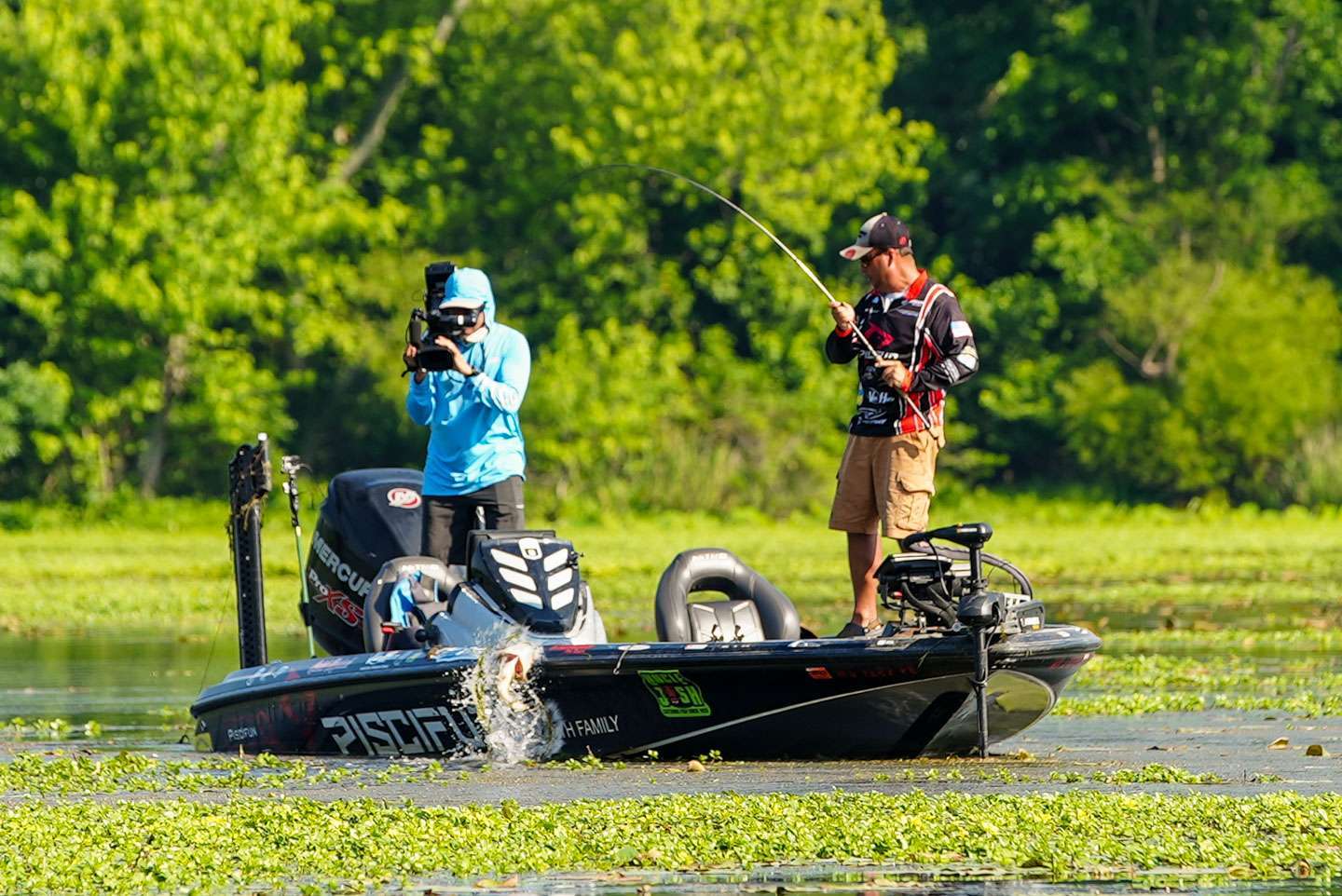 That angler was Caleb Kuphall, whose winning weight of 85 pounds, 14 ounces included an impressive scorecard. The Wisconsin Elite Series pro racked up limits weighing 27-10, 15-10, 23-9 and 19-1, for an impressive 17-4 winning margin over second place.  