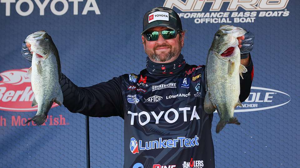 Matt Arey had more consistently sized fish in his limit of 15-4, good for fourth place. Arey had been struggling this year compared to the past two years, but his good start led to a solid showing at Neely Henry and a climb inside the Classic cut.