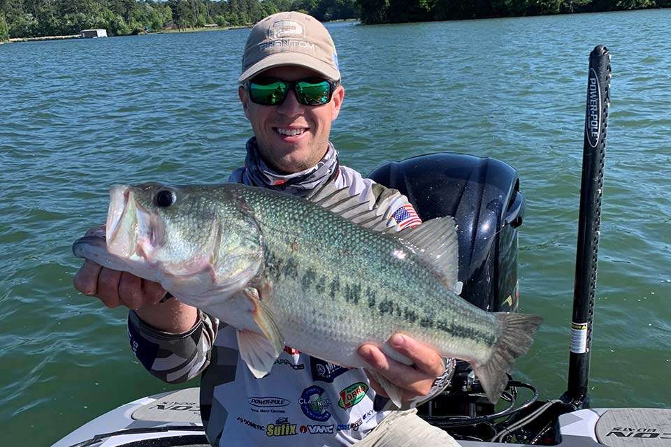 Patrick Walters brought in a surprise bag of 17-0, bolstered by this 6-7 to cut into his 41-point deficit to AOY leader Seth Feider. Walters entered his big fish as 5-0 on BassTrakk, where his estimates had him outside the cut and he was barely mentioned on Bassmaster LIVE while he did make a move. Their fortunes turned, however, with Feider climbing to finish 24th and gain 11 points on Walters in the standings.