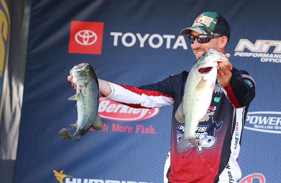 Bryan New, who won the season opener on the St. Johns River, was king of the culvert as he landed most of his second-place 16-7 from a flowing pipe. New finished sixth at Neely Henry to jump 19 spots in the AOY standings and regain the lead for Rookie of the Year.