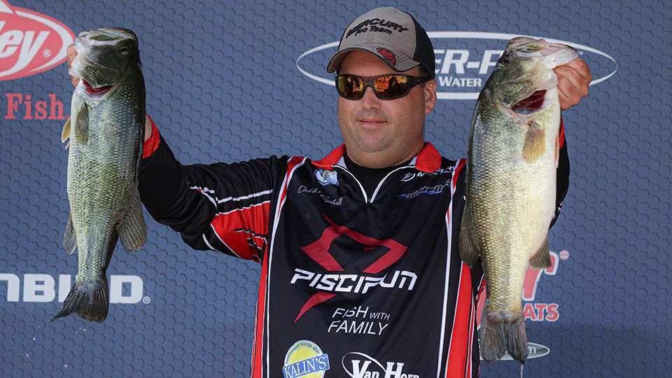 Kuphall had a dream day on Guntersville, taking the lead early as he fished near the takeoff at Goose Pond. Kuphall landed a 6-2 and another just under 5 pounds en route to 27-10, an average of 5-8. He took a 6-7 lead into Day 2, when fishing got stingier for him.