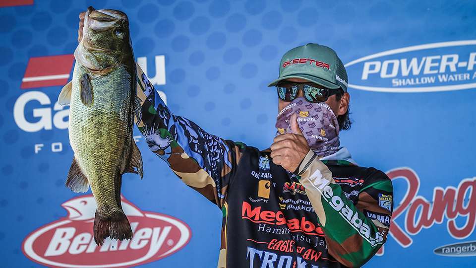 There is always a possibility of a double-digit bass at Guntersville. Chris Zaldain landed the Phoenix Boats Big Bass in the 2020 Elite, an 8-6 on Day 1 that made up more than half his 14-10 total and gained him around 50 spots in the standings. The Guntersville record is a 14-8 caught in Feb. 1990.