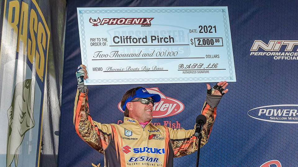 Of course, big bass have the added bonus of Phoenix Boats Big Bass checks. Clifford Pirch shows his Happy Gilmore poster board for the 9-13 that won daily and overall prizes from Lake Fork. The bonuses still come even though Phoenix Boats found Gary Clouse had to take a medical hardship for the remainder of the Elite season. 