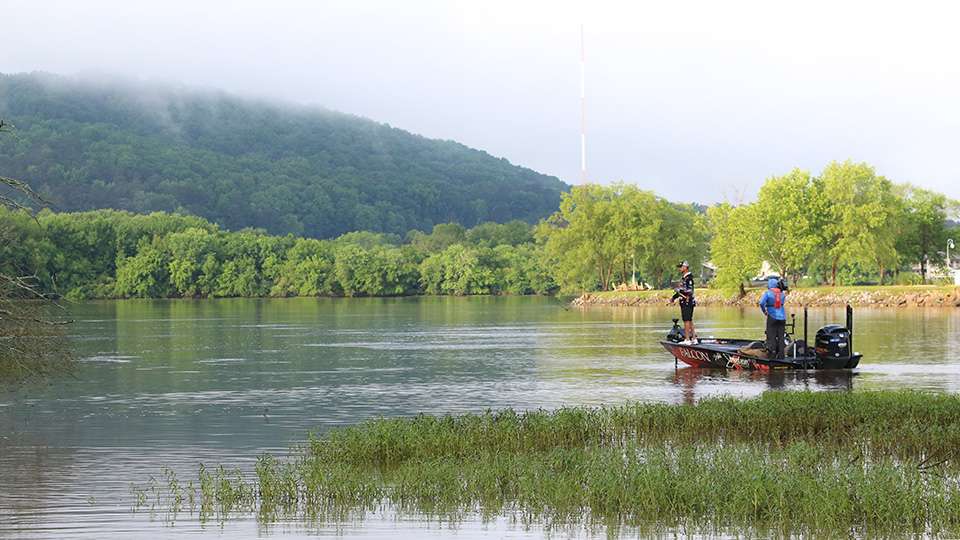 Follow along with Jason Christie as he makes his final push on Championship Monday of the 2021 Whataburger Bassmaster Elite at Neely Henry Lake. 