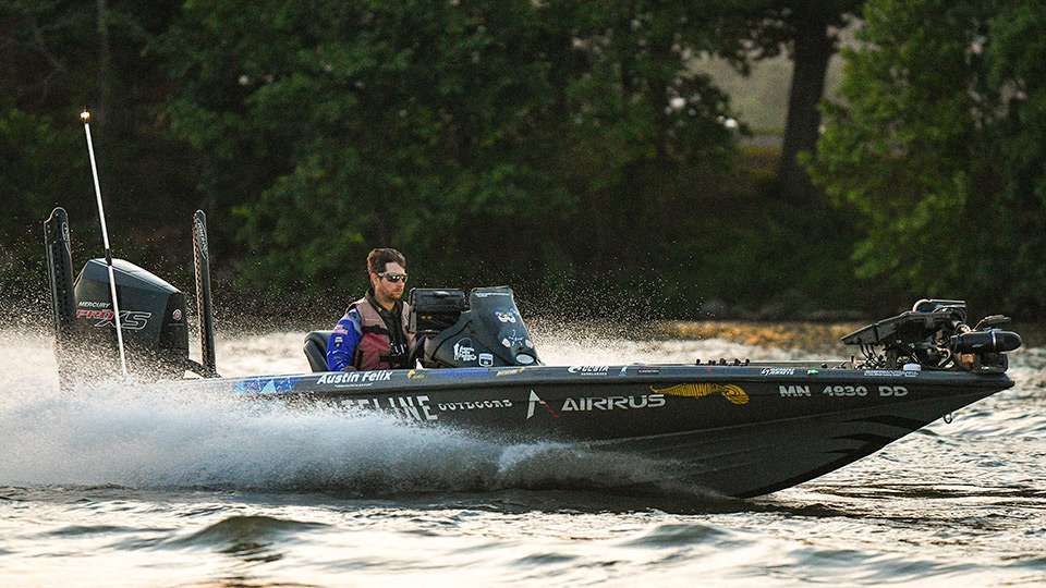 See the Elites run and gun to their starting spots on the first morning of the 2021 Berkley Bassmaster Elite at Lake Guntersville!