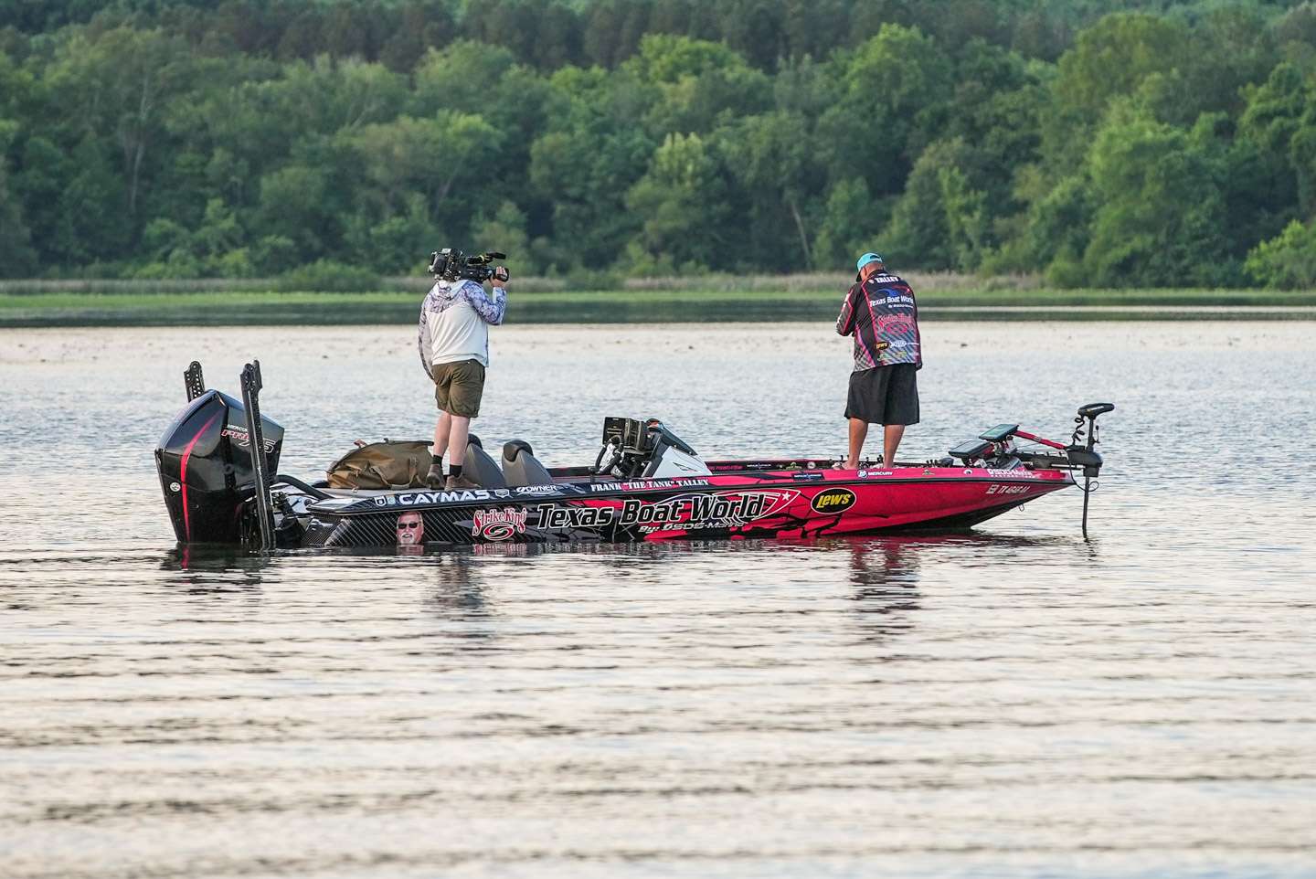 Head out early with Frank Talley as he gets to work on Day 1 of the 2021 Berkley Bassmaster Elite at Lake Guntersville!