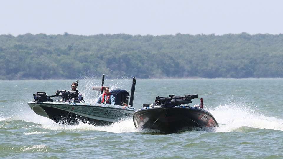 Take a look at the Bassmaster Classic contenders racing across a rough Ray Roberts to get back for weigh-in! 