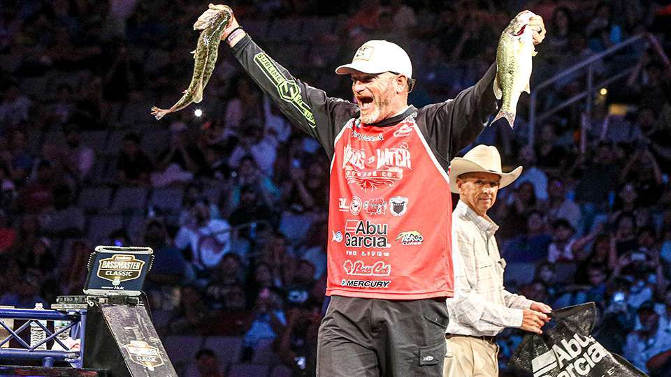 Struggling with two fish, Cherry landed a 4-pounder around 10:25 a.m. to regain the lead. He went on to bag 13-1 and win with 50-15. âIâm not giving it back â not apologizing for it. If itâs meant to be, itâs meant to be,â he said.