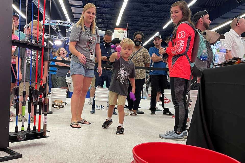 There were tons of things for the kids. Cole Armstrong, 5, of Florence, Miss., tried his hand at casting into a bucket for a prize. It was the youthâs second visit to a Classic, and he helped Fort Worth set the second-highest attendance at 147,197.