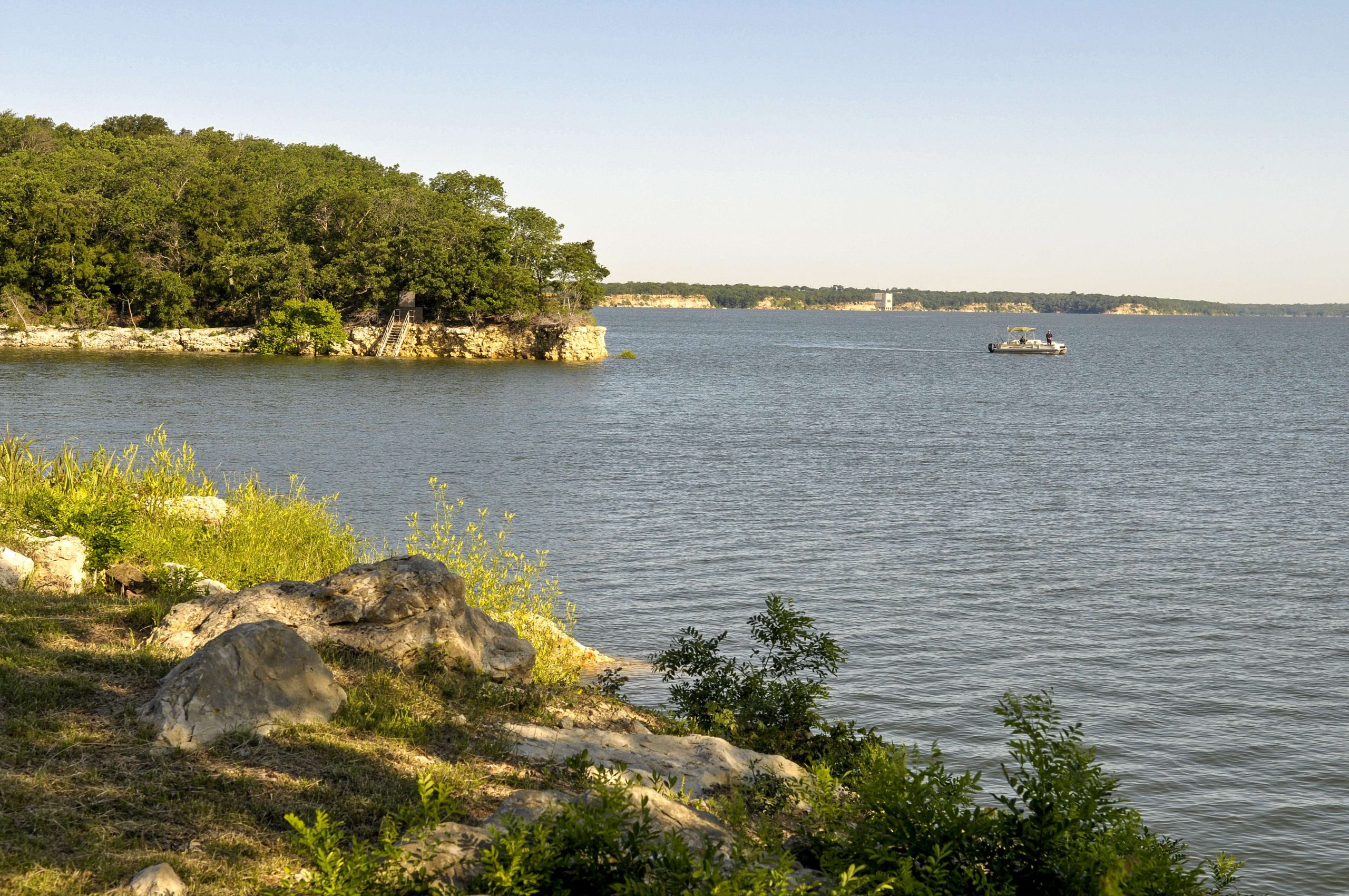 <h4>20. Lake Texoma, Texas/Oklahoma </h4> [89,000 acres] <br>Not only is Texoma one of the largest man-made reservoirs in the U.S, itâs also one of its most consistent bass fisheries. Texoma gets its name from its location on the Red River between Texas and Oklahoma, and it was the leadoff location for the Oklahoma B.A.S.S. Nation state qualifiers in 2021. It took a limit of 17 1/2 pounds to win the one-day event in March. Texas Parks and Wildlife Department reports Texoma has been on fire over the past month, as well.