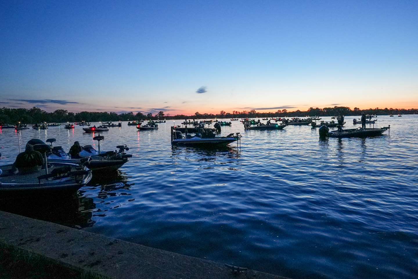 Take a look as the Nation anglers begin Day 2 of the TNT Fireworks B.A.S.S. Nation Northeast Regional at Lake Erie! 