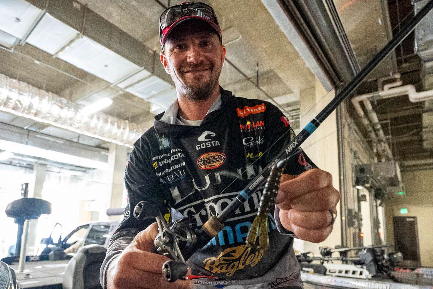 <b>Jeff Gustafson (21st; 28-7)</b><br>
Jeff Gustafson rigged up with a heavy-duty bait for the heavy-duty fishing conditions. 