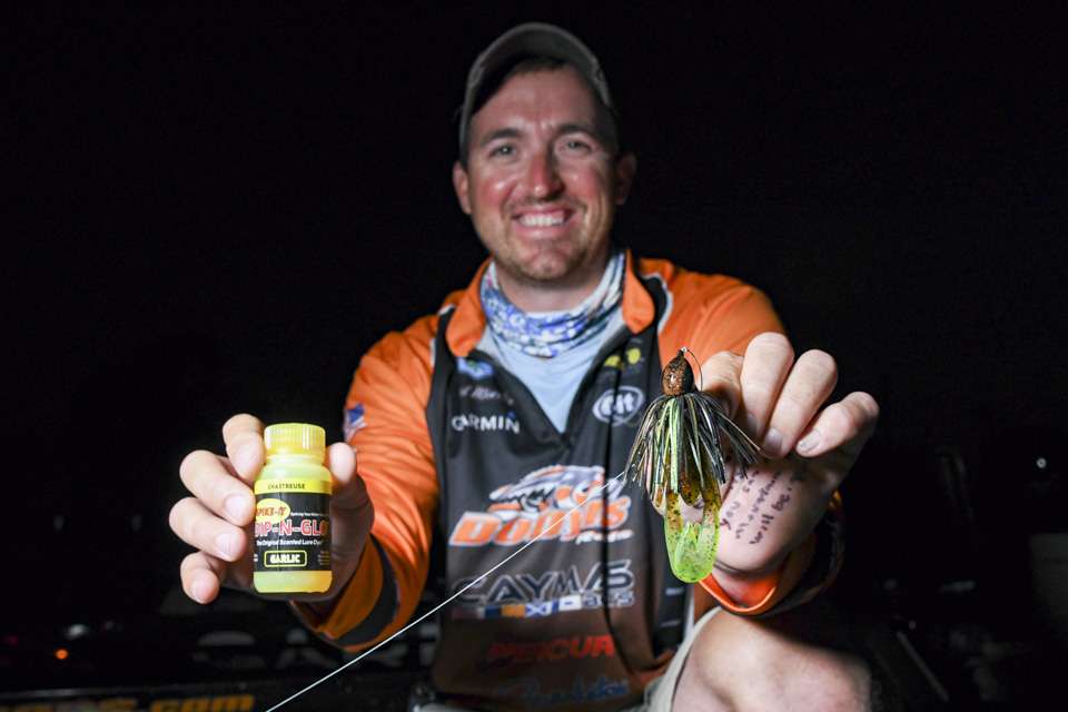 He used a 3/4-ounce Strike King Hack Attack Jig, with a Zoom Magnum Ultra Vibe Speed Craw trailer, also applying Spike It Dip-N-Glo dye to the tails for added strike appeal. 