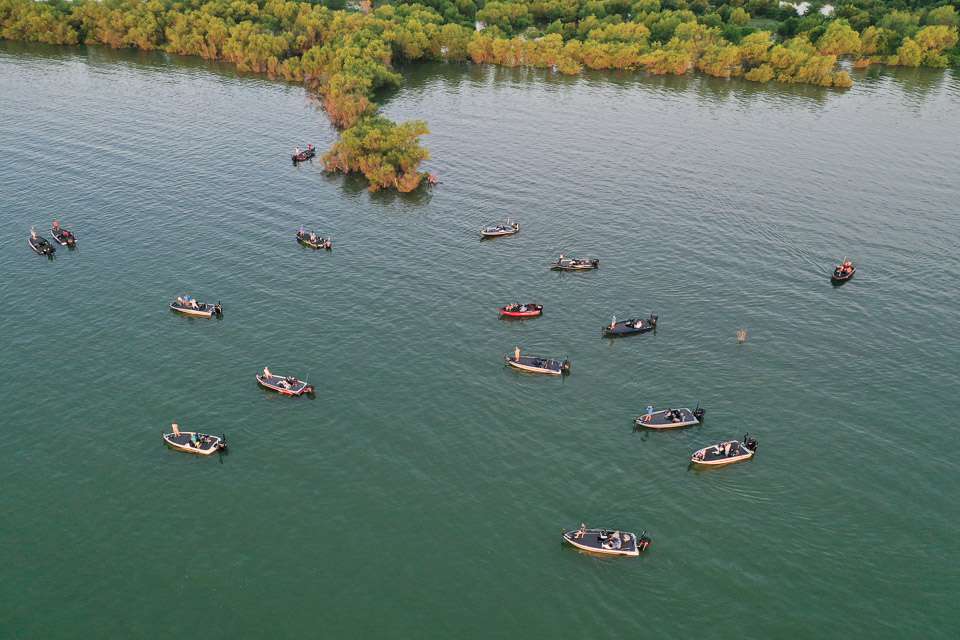 Come along and take an aerial tour of what at the time was the Top 12 anglers early on Championship Sunday, at the Academy Sports + Outdoors Bassmaster Classic presented by Huk. 