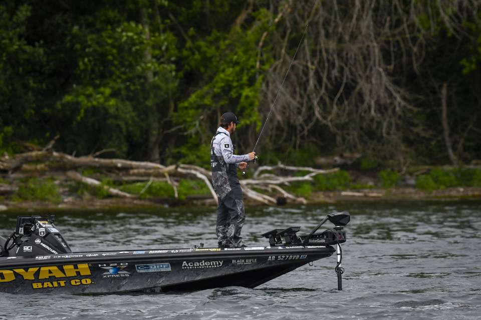 Catch up with Stetson Blaylock as he gets to work early second day of the 2021 Farmers Insurance Bassmaster Elite at St. Lawrence River!