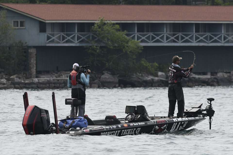 Check out Elite Series pros David Mullins and Clark Wendlandt's Championship Sunday charge of the Farmers Insurance Bassmaster Elite at St. Lawrence River.