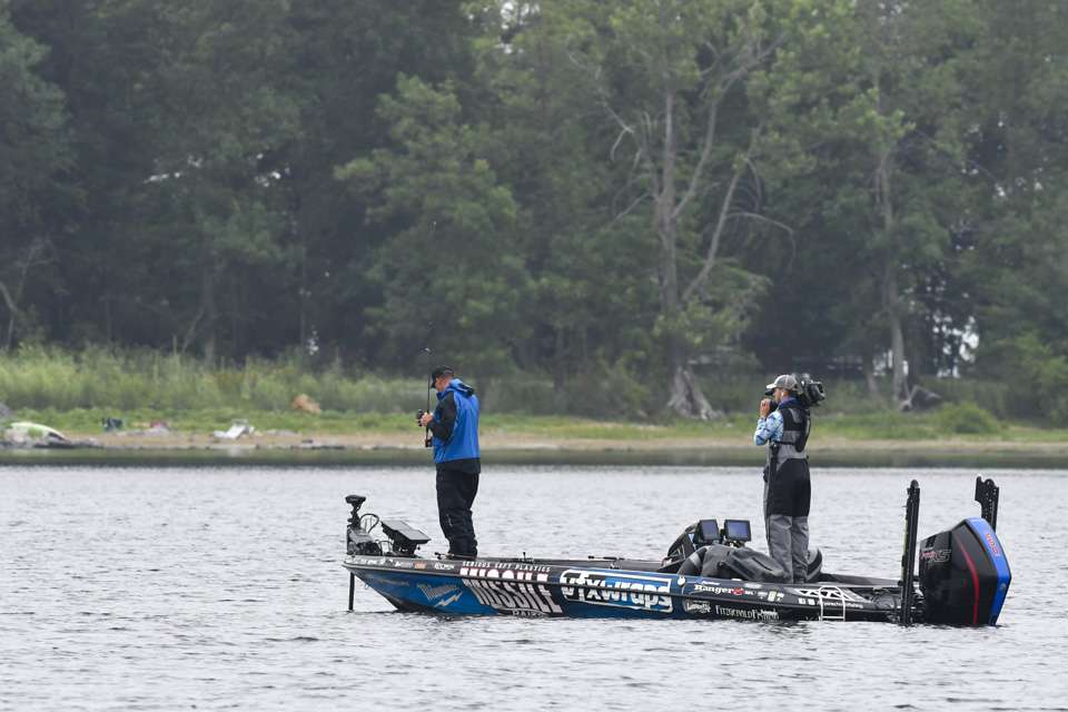 Follow along with Brian Schmitt as he gets to work Day 2 of the 2021 Guaranteed Rate Bassmaster Elite at Lake Champlain!