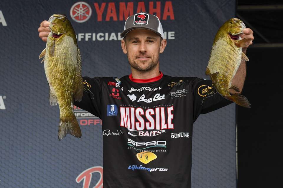 John Crews went the smallmouth route and brought in 19-6, including his biggest of 4-14 that was more than a pound heavier than the dayâs average of almost 3-8. There were nine bags in the 19-pound range on the day, but like Pierson, Crews, who started 13th, couldnât get over 18 pounds the next two days to fall to 20th.