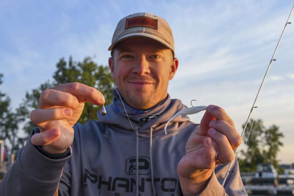 He rigged it on a drop shot with a No. 4 VMC Finesse Neko Hook, and a 3/8-ounce weight. 
