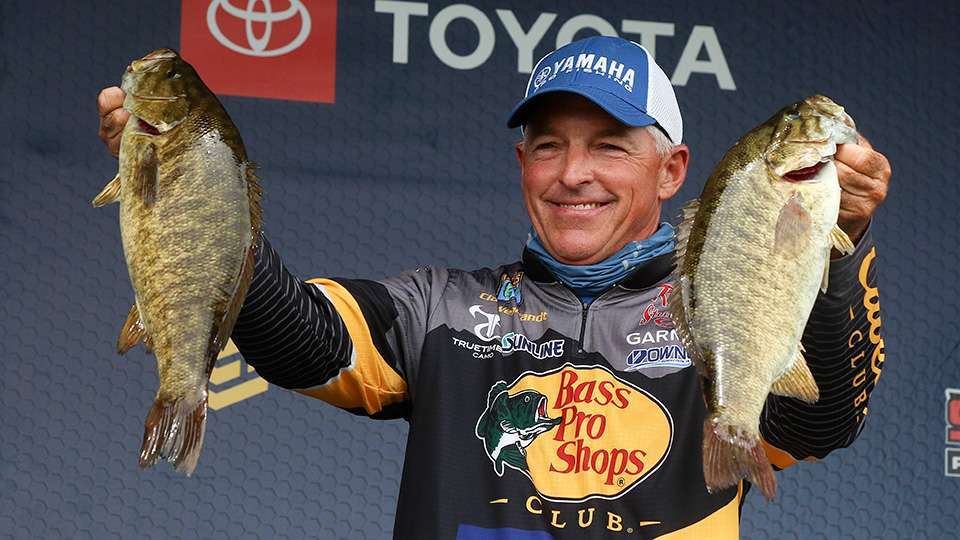 Clark Wendlandt, the reigning AOY who suffered through an uncharacteristically poor season, vied for the win-and-in. Fishing Ontario, Wendlandt made a great run at the title with bags topping 20 pounds all four days. His 23-1 on Championship Sunday left him 1-6 short of his mission.