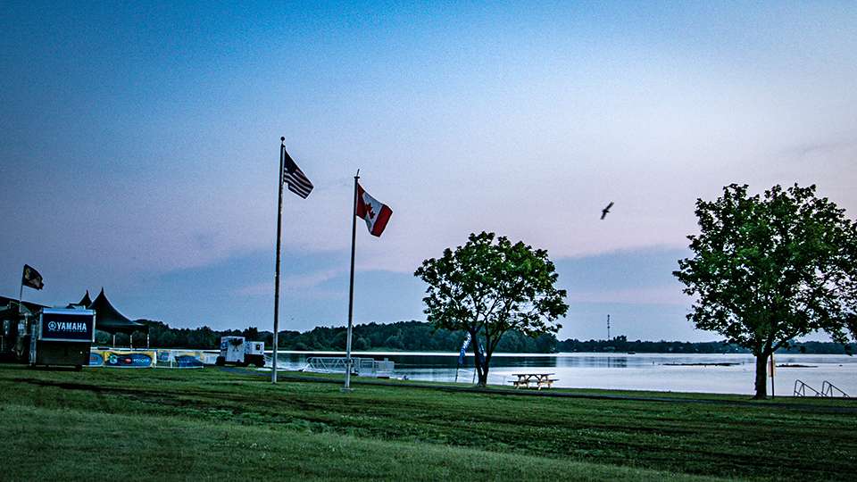 See the Elites head out for the first day of the 2021 Farmers Insurance Bassmaster Elite at St. Lawrence River!
