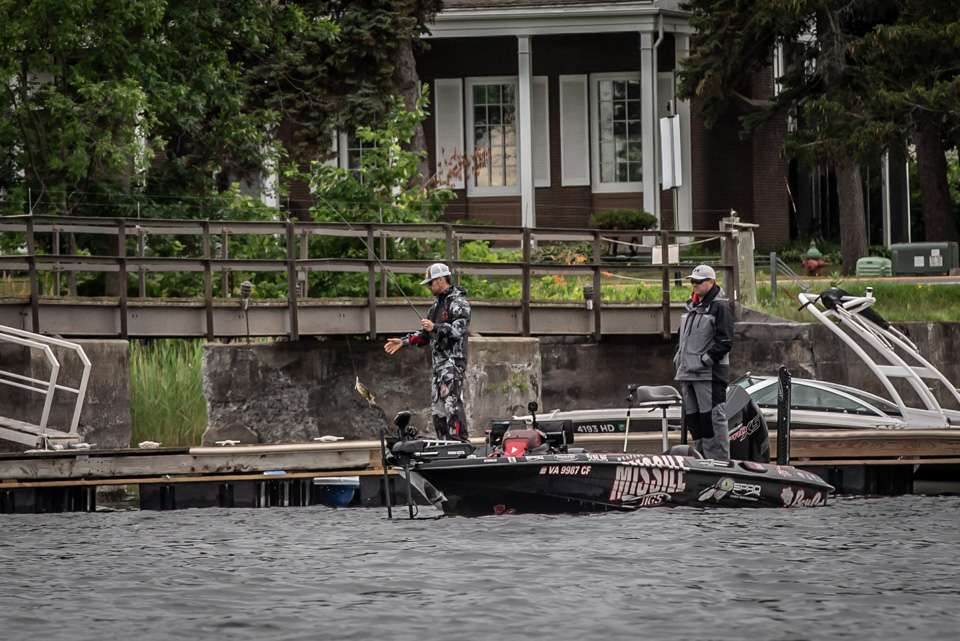 See Day 1 leader Buddy Gross and more get down to business Day 2 of the 2021 Guaranteed Rate Bassmaster Elite at Lake Champlain!
