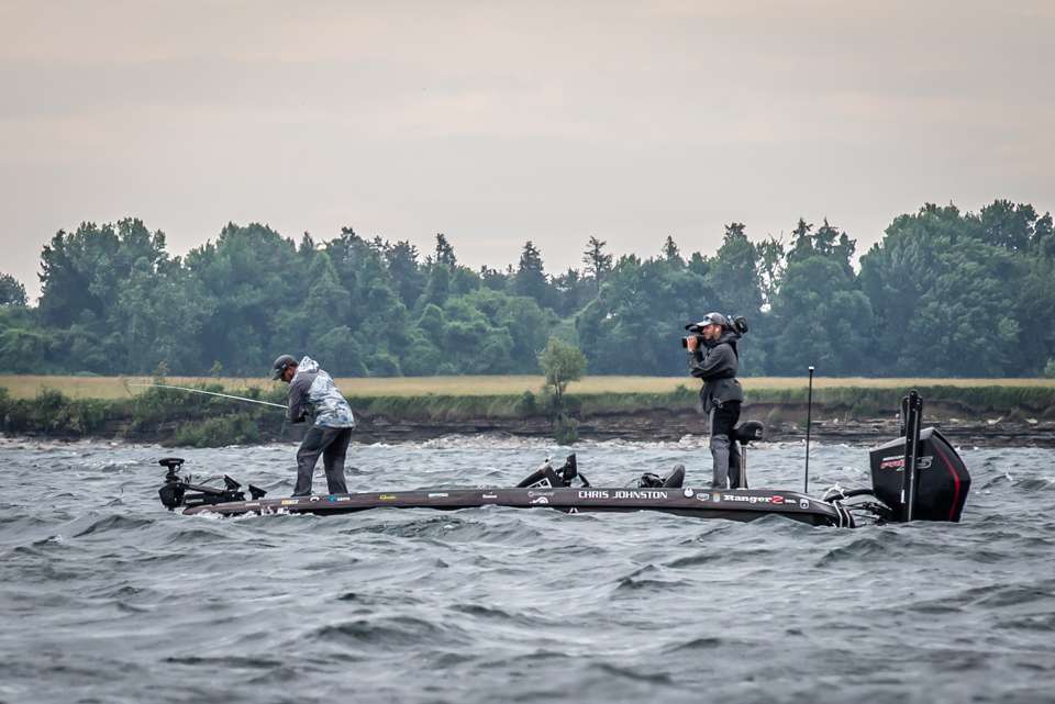 Check out Canadian pro Chris Johnston's Championship Sunday of the Farmers Insurance Bassmaster Elite at St. Lawrence River.