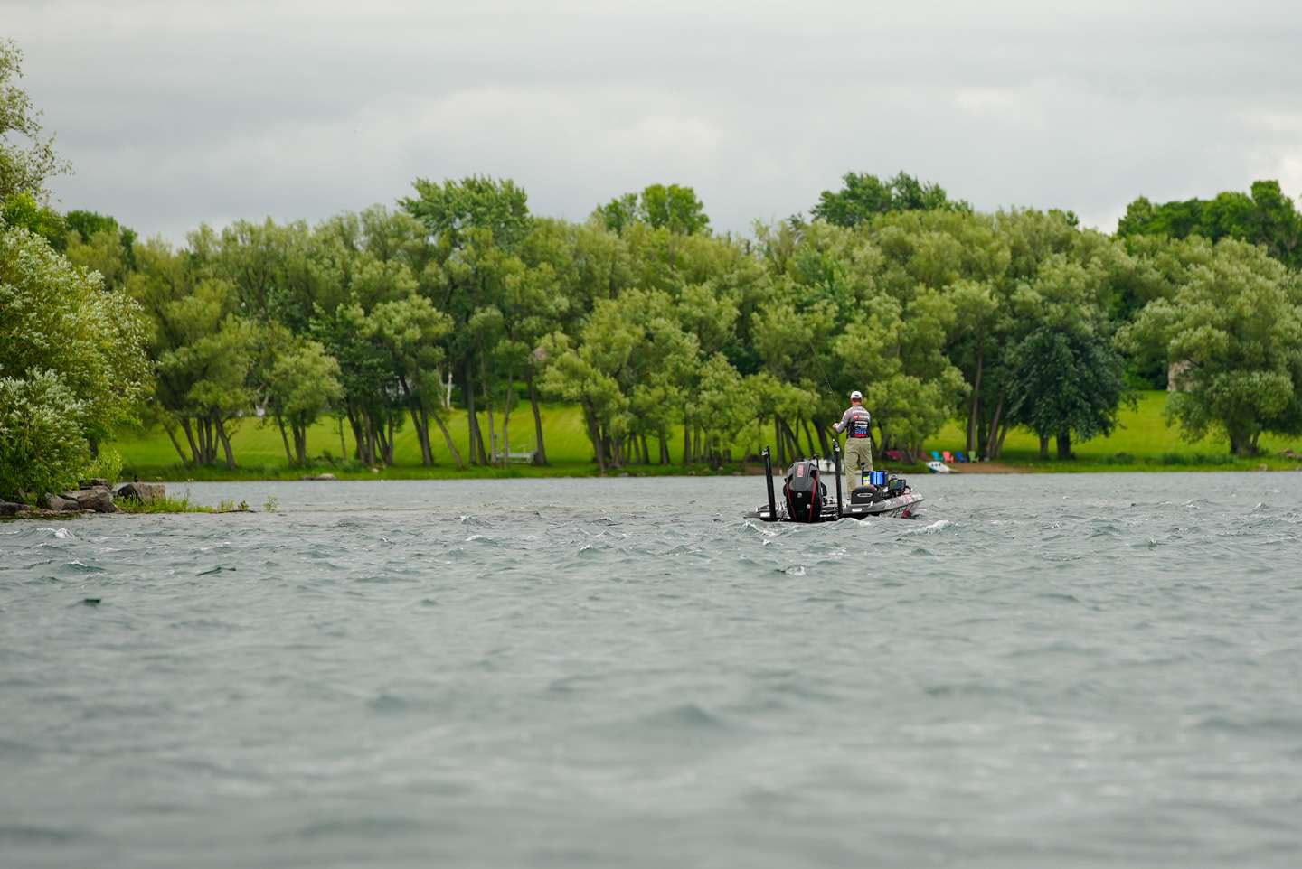 Follow along with Gerald Swindle as he gets back to the grind on the second day of the 2021 Farmers Insurance Bassmaster Elite at St. Lawrence River!