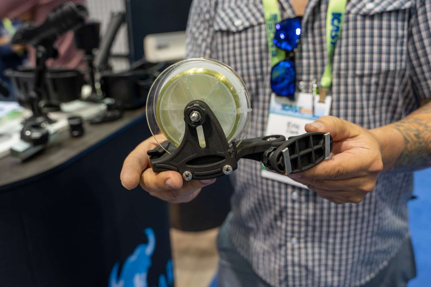The new YakGear Spooling Station makes spooling a reel extremely easy on a kayak with a detachable clip that will easily connect to your kayak. 