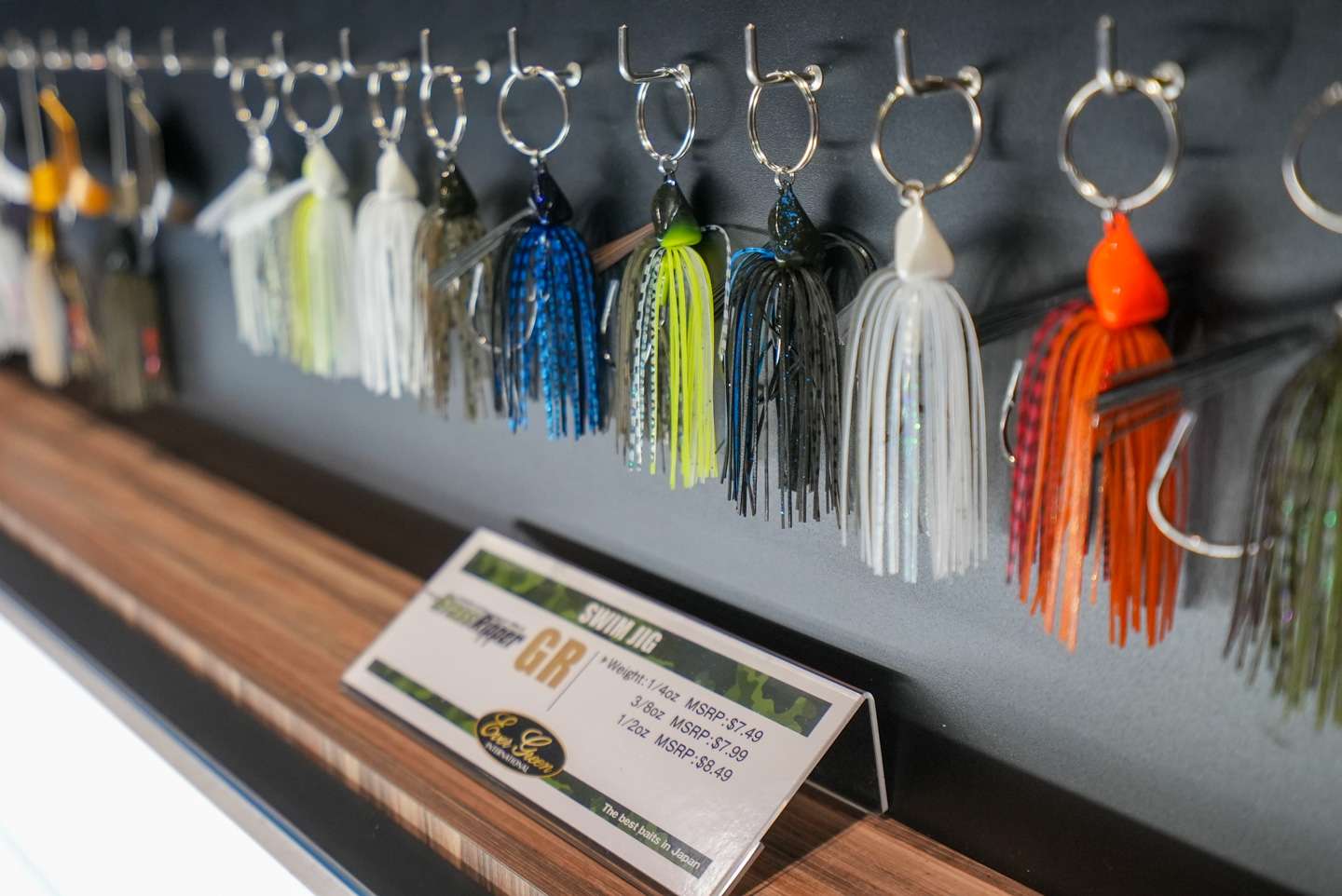 <b>Evergreen Grass Ripper Swim Jig</b><br>
As great as the Z-Man Evergreen JackHammer is, there are certainly times that a swim jig is more applicable and that is why Evergreen developed the Grass Ripper swim jig. 