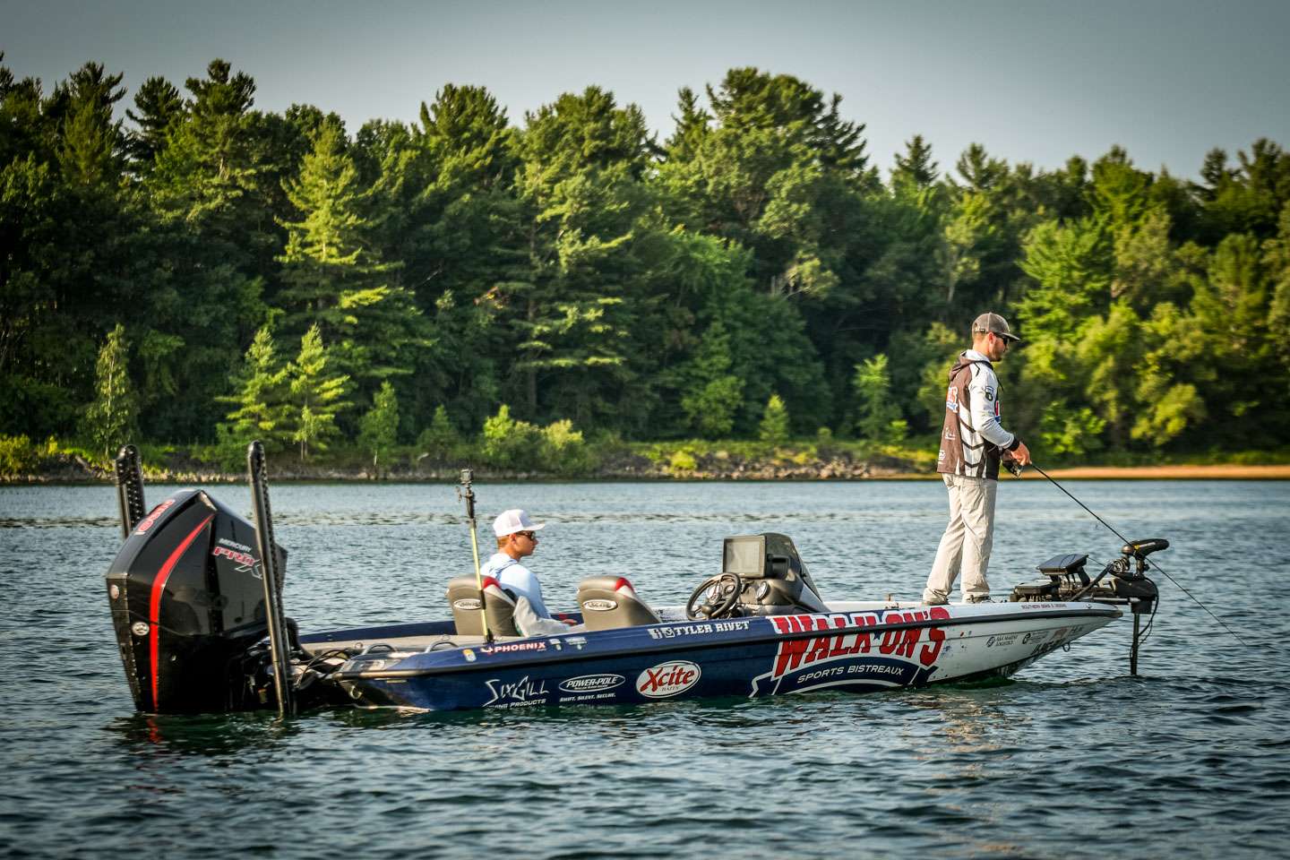 Follow along with even more Elites as they hit the midday mark of Day 1 of the 2021 Farmers Insurance Bassmaster Elite at St. Lawrence River!