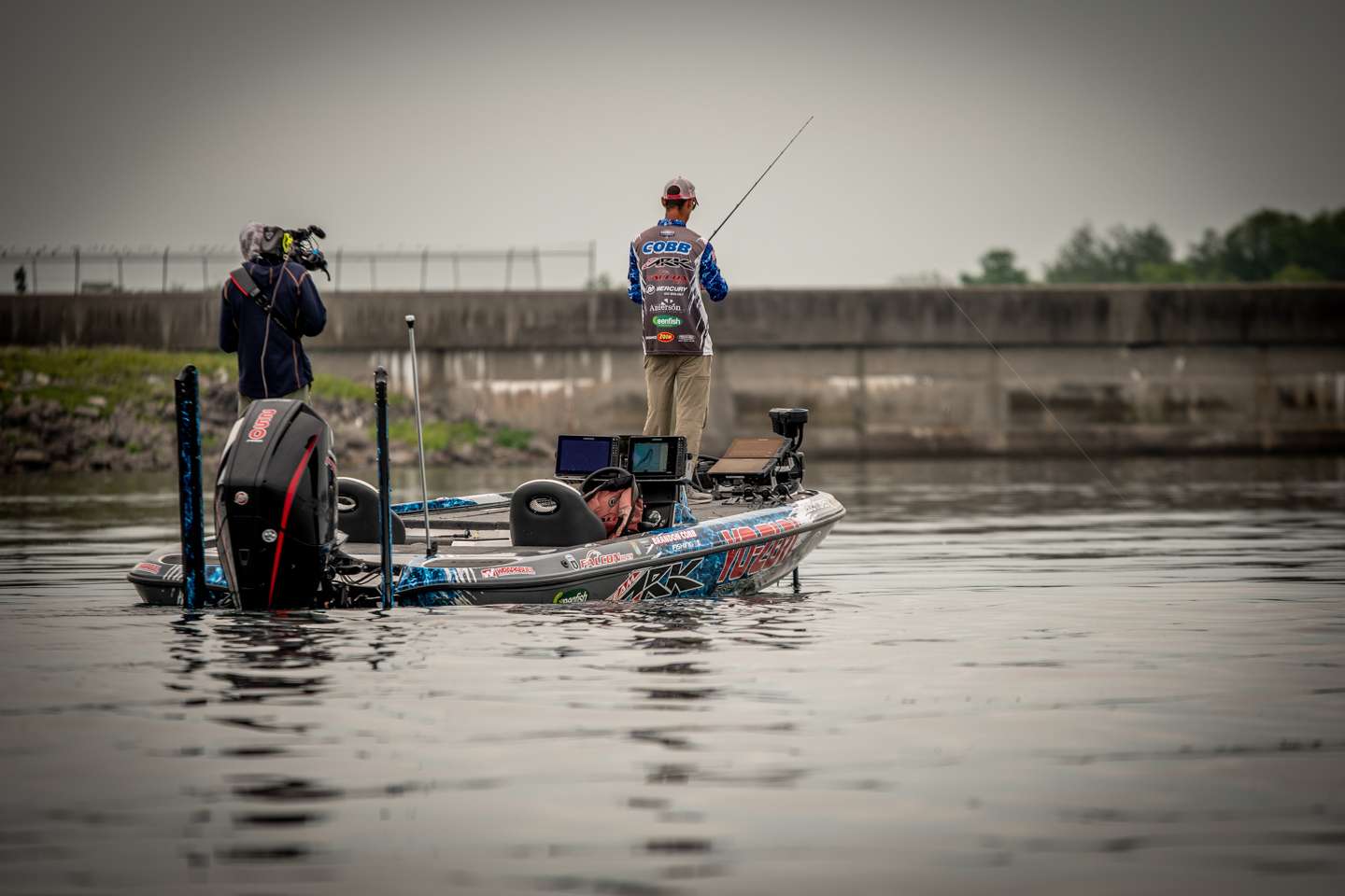 Watch as South Carolina pro Brandon Cobb puts on a show on Day 3 of the Farmers Insurance Bassmaster Elite at St. Lawrence River.