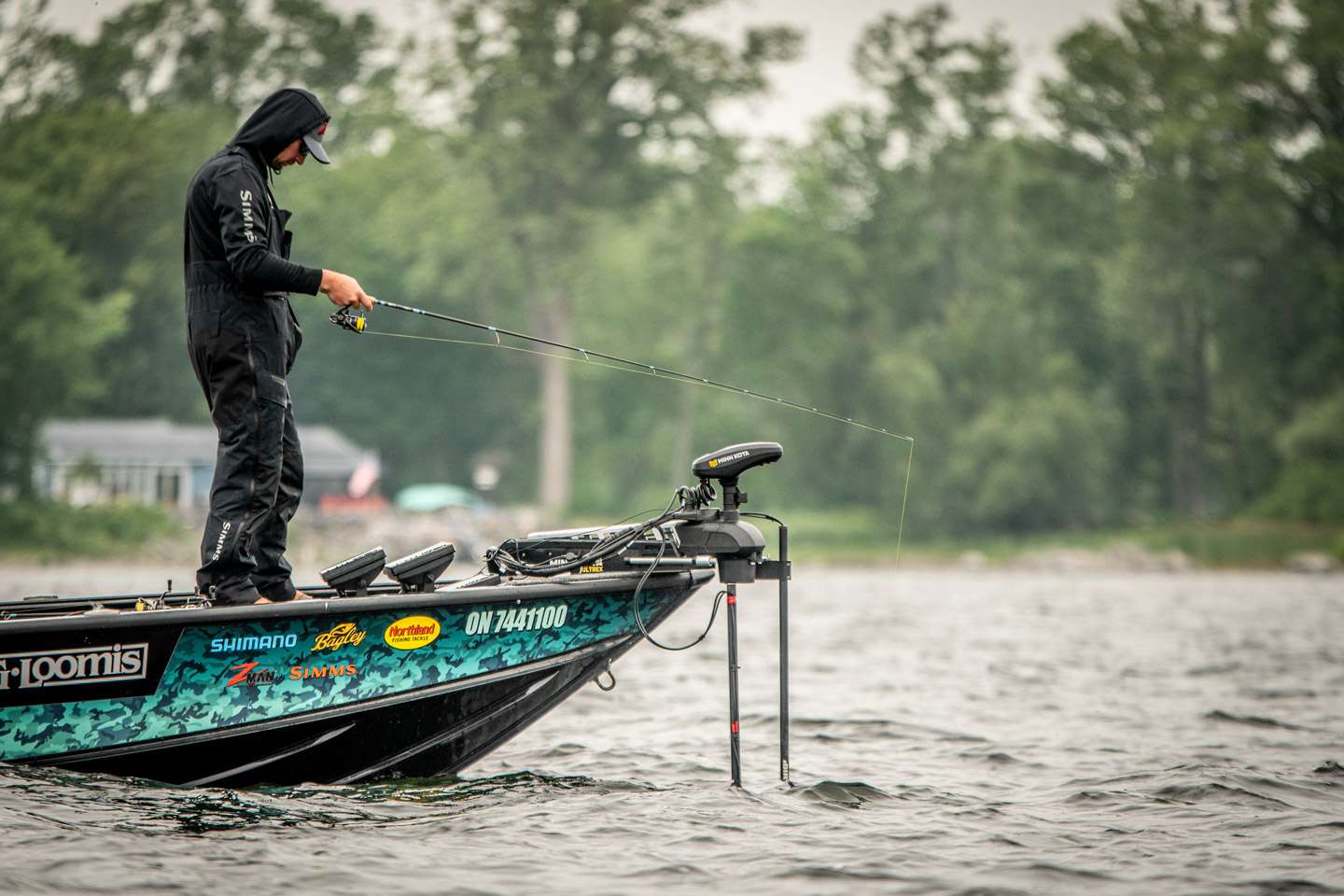 Watch as Elite Series pros Jeff Gustafson and Caleb Sumrall battle for a spot at the top of the leaderboard on Day 2 of the Guaranteed Rate Bassmaster Elite at Lake Champlain.