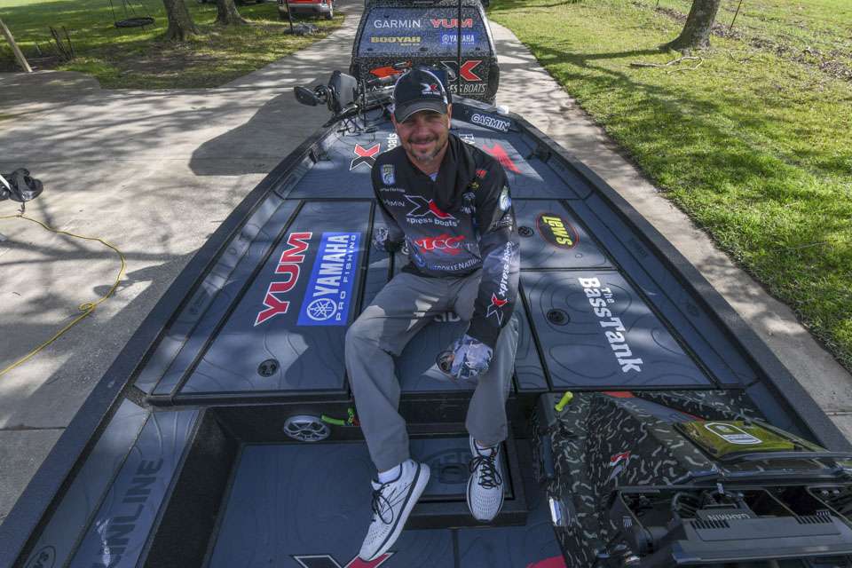 The ultra-wide front deck offers plenty of space for lure presentations, from casting to pitching and flipping. What you are about to see next is there is no wasted space beneath the front deck. 