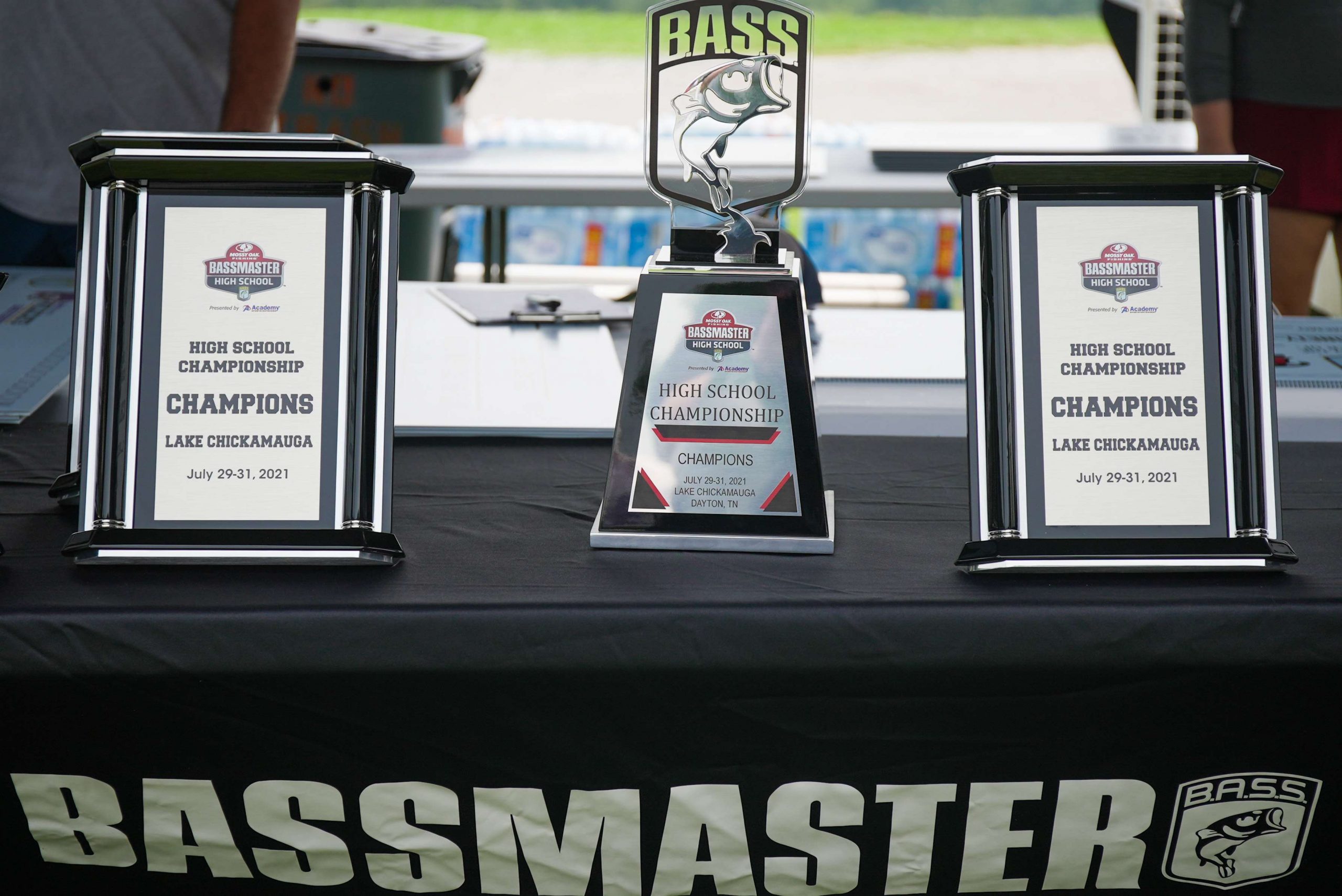 It is time to crown a new High School champion! The Top 12 teams from the 2021 Mossy Oak Fishing Bassmaster High School Championship presented by Academy Sports + Outdoors are ready to weigh in.