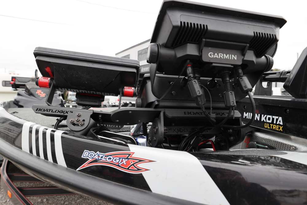Much like many of his Bassmaster Elite Series competitors, Kimura runs two different brands of electronics on his boat. 