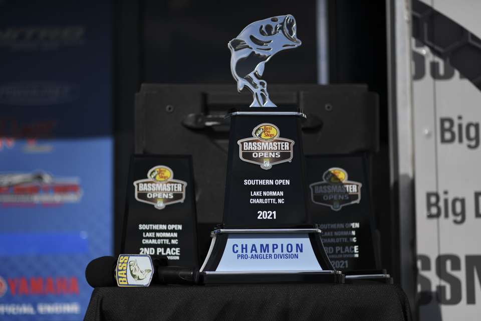 Check out all the action from the Championship Saturday weigh-in of the Basspro.com Bassmaster Southern Open at Lake Norman. 
