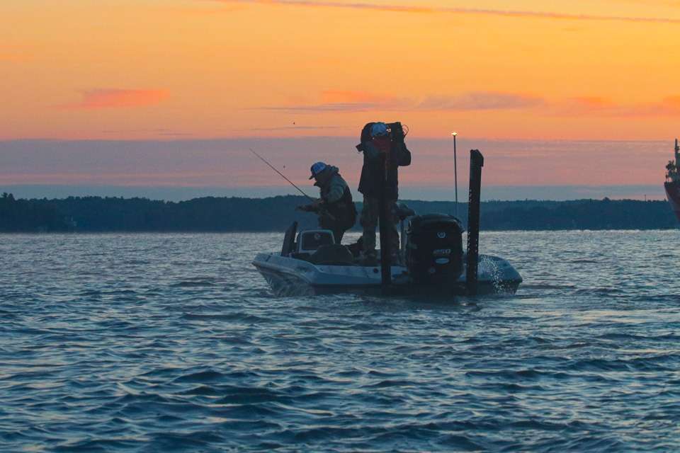 The top Opens anglers get to work early on the final day of the 2021 Basspro.com Bassmaster Open at 1000 Islands!