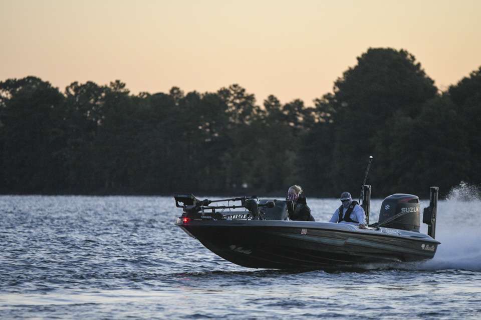 Watch the Opens anglers blast off into Day 1 of the Basspro.com Bassmaster Open at Lake Norman. 