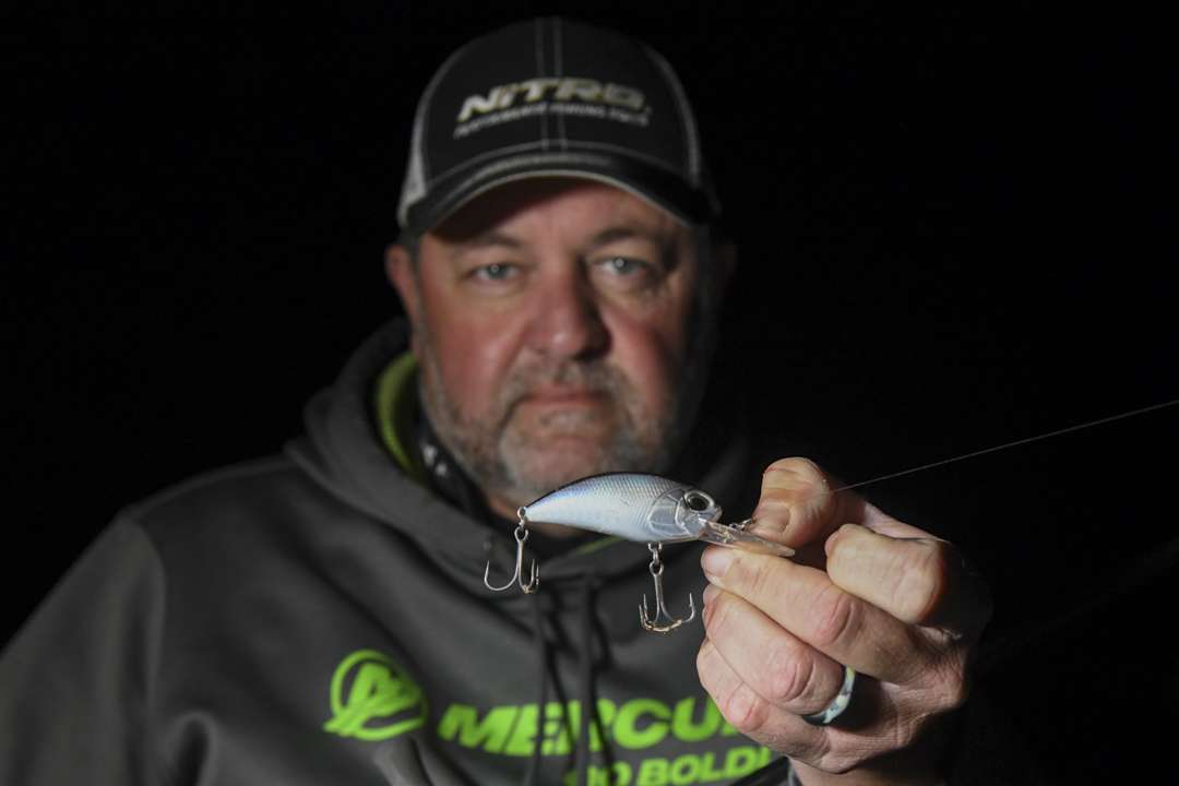 He chose a Duo Realis Crank M65 11A for cranking.
