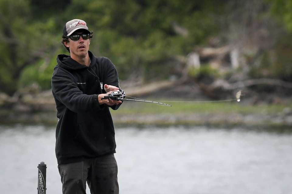 Utilizing his forward-facing sonar, Hamner often singles out individual fish and targets them with a jerkbait, much like we have seen Patrick Walters do. 
