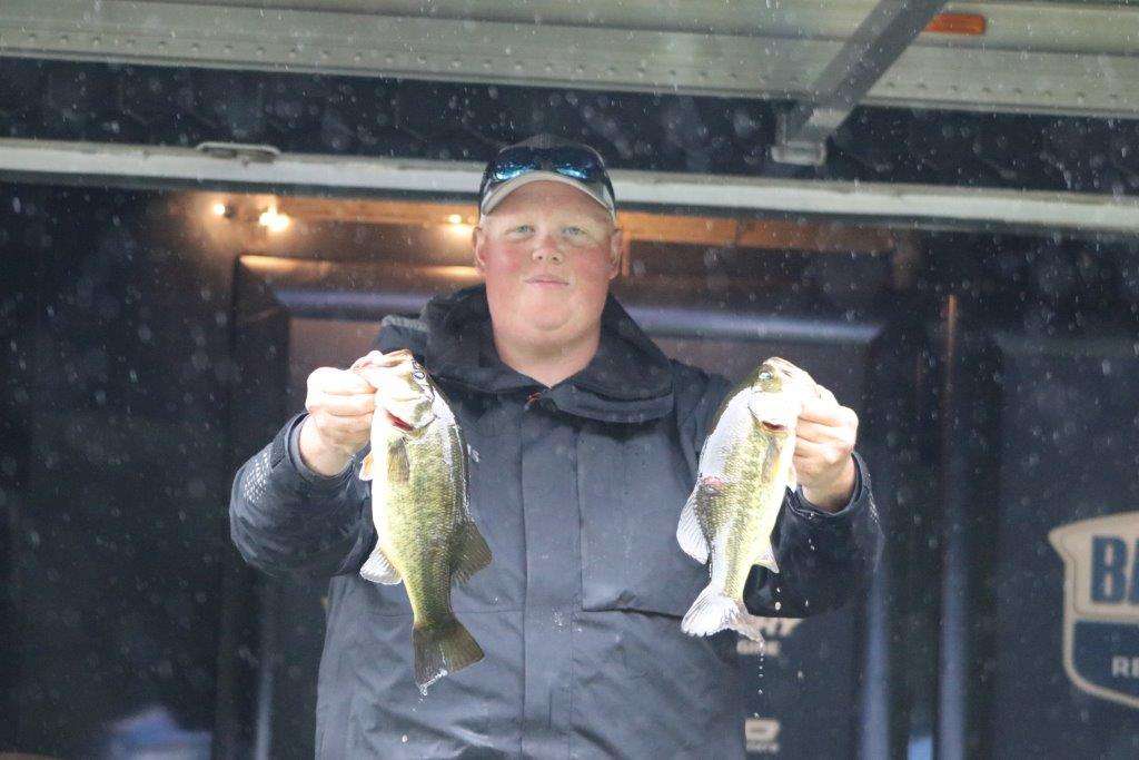 Jason Hewitt, 15th place (28-15)