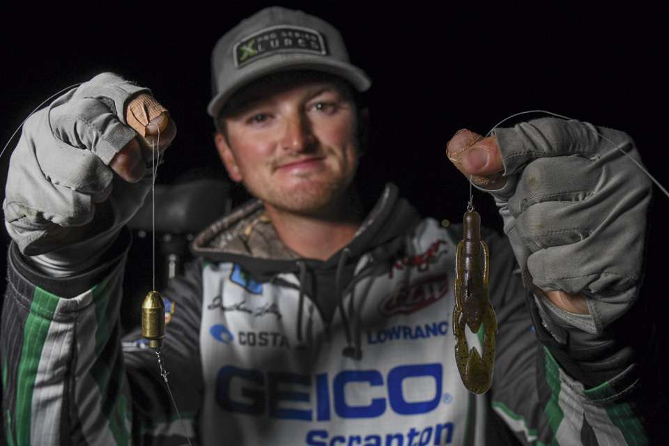 Kelley also utilized a Carolina Rig with a 3/4-ounce to 1-ounce weight paired with a numerous different baits. The former collegiate angler emphasized how important it was to change baits and colors. 