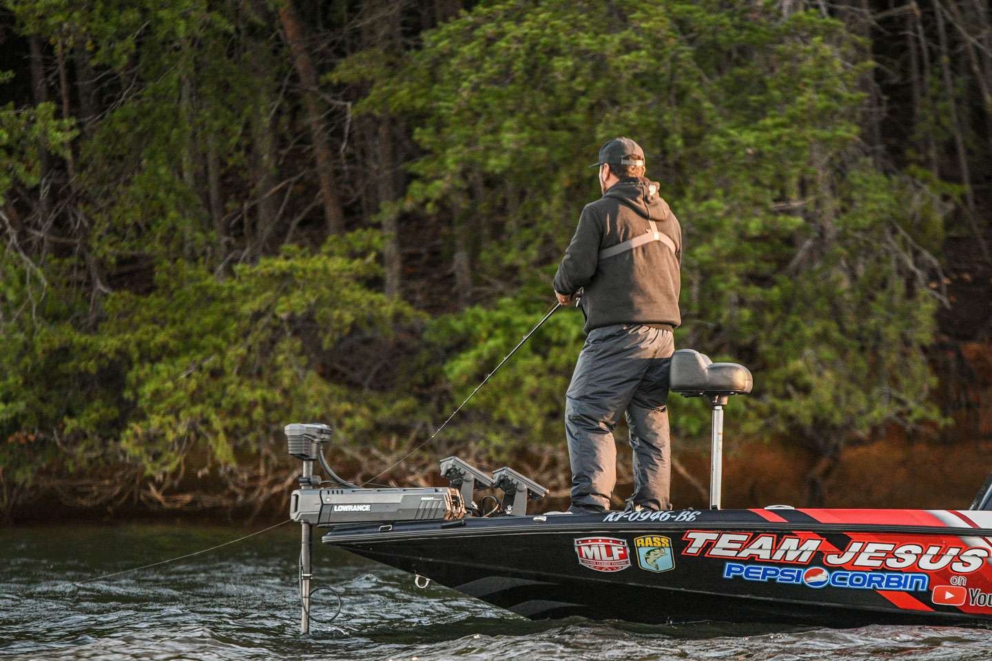 Watch the Opens anglers go to work early on Day 1 of the Basspro.com Bassmaster Open at Lake Norman. 