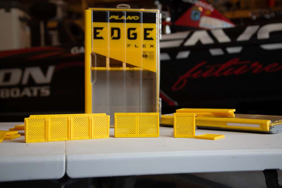 The foundation of the EDGE Flex is the proprietary divider system. Each box comes with five 4X Dividers, six 3X Dividers, nine 2X Dividers and 18 1X Dividers.
