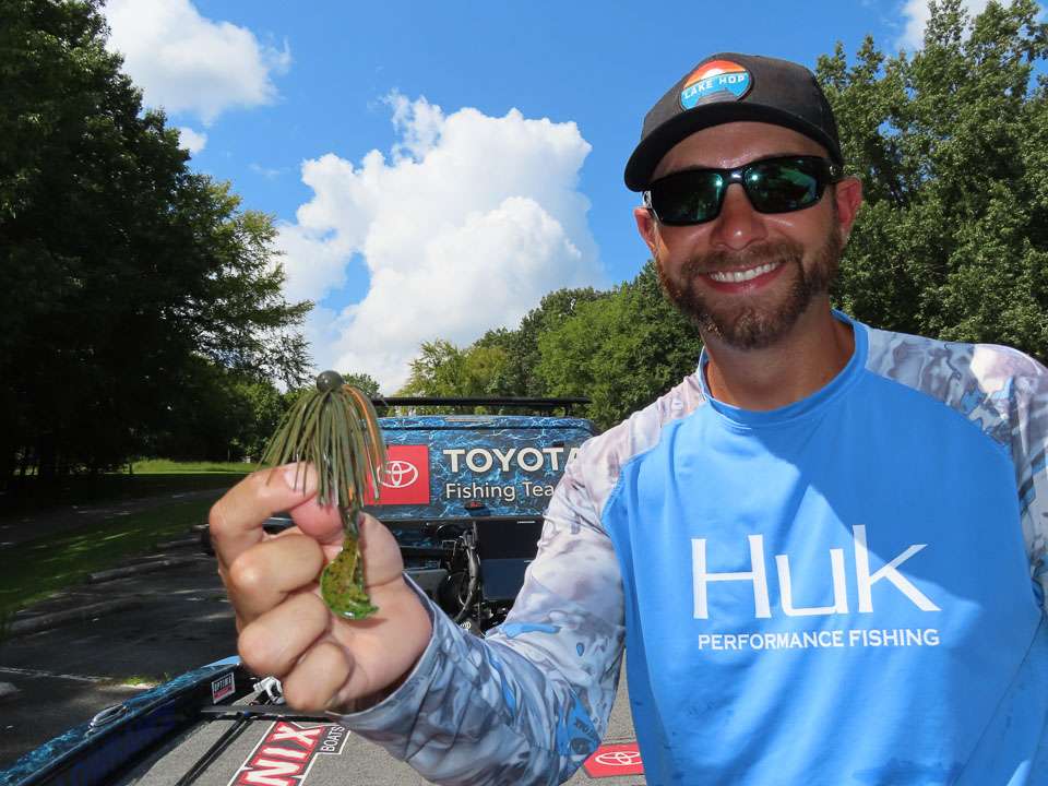 <b>How to fish it: </b>Crawfish get active on windblown points and so do the bass. âWithout wind this is my go-to bait, because Tims Ford has a healthy population of crawfish,â says Lester. Cast the jig out over the points and slowly hop it back to the boat. 