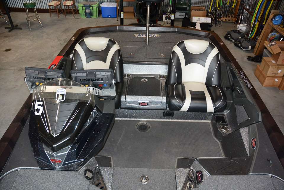 Custom-fitted premium marine upholstery, Soft Ride Seating (SRS), and bucket seats with a center storage provide comfort and convenience. The seats are made in Flippin, Ark., at the factory. 