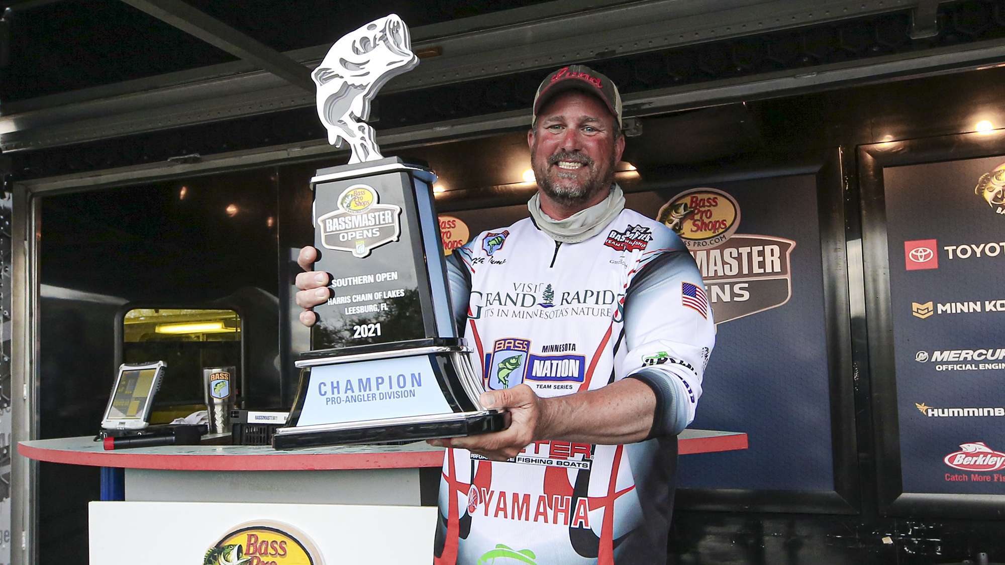 Only two anglers twice broke the magic 20-pound weight, including winner Keith Tuma, who came from 10th place to win the derby with 58-13. Tuma fished low-growing hydrilla on a flat with a bottom depth of 6 feet. A bladed jig allowed him to cover more water while working it slow to catch less active postspawn largemouth. 
