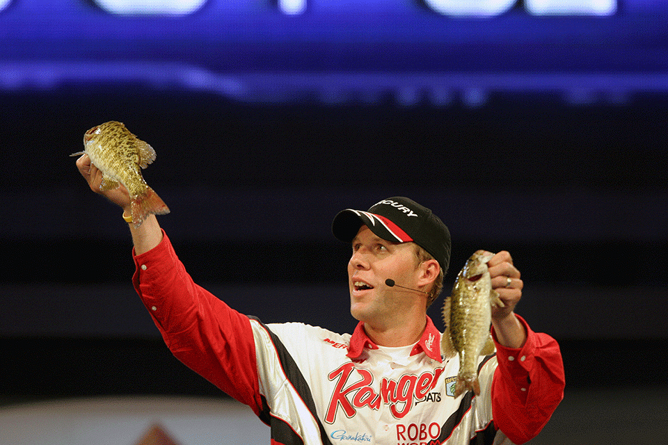 In the 2005 Classic on Three Rivers out of Pittsburgh, Martens had his third consecutive runner-up finish, losing to Kevin VanDam by 6 ounces in the stingiest championship on record.