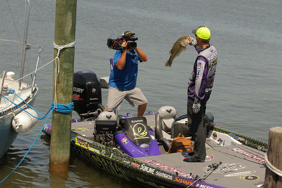 Three events after Havasu, Martens was in position to win in the Chesapeake Bay Elite in Maryland. Waiting for the tides to get right, Martens fell behind on BassTrakk but landed a 7-pounder in the final two hours.